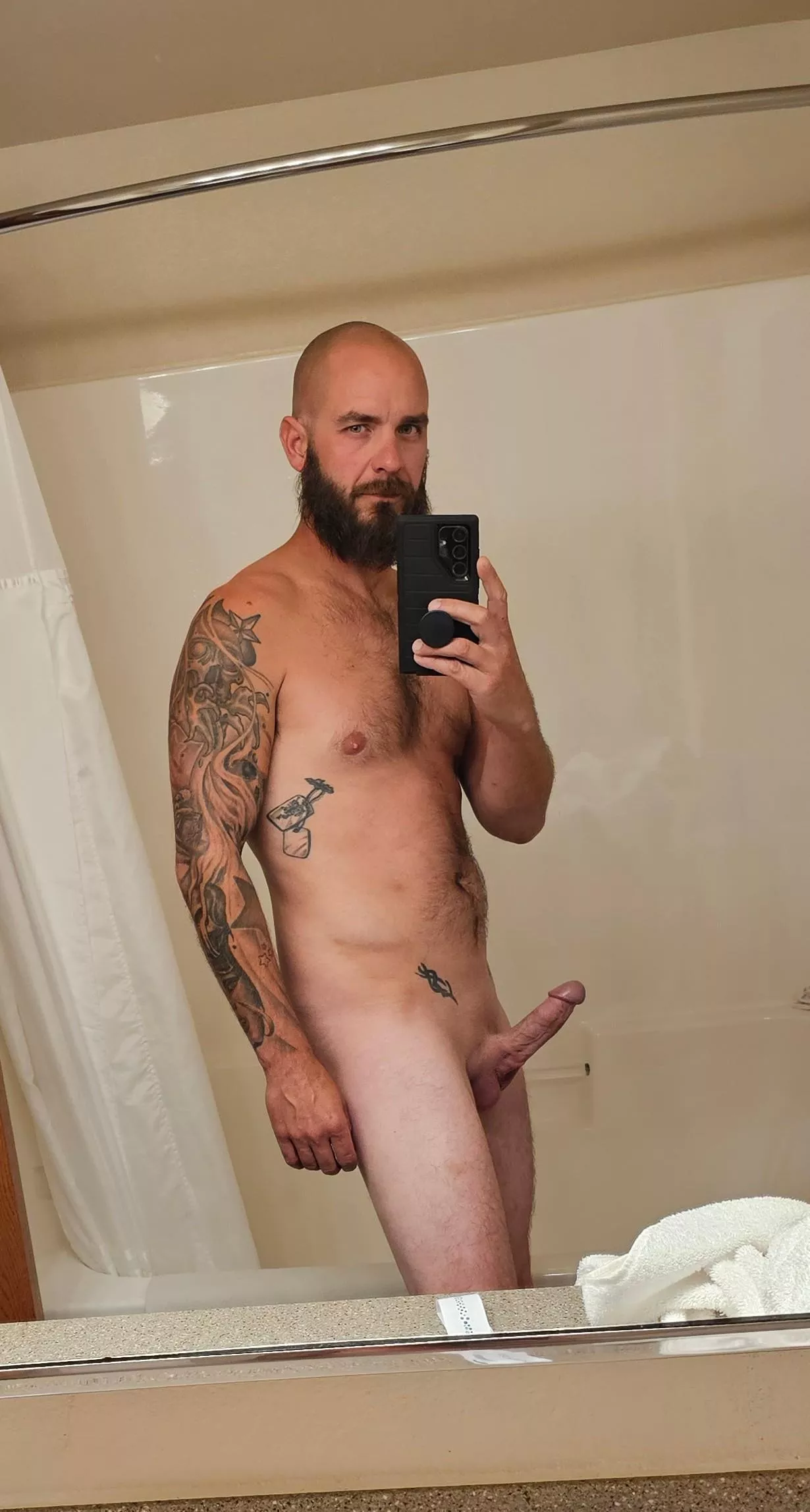 Monday's....in a new hotel...Horny AF!!