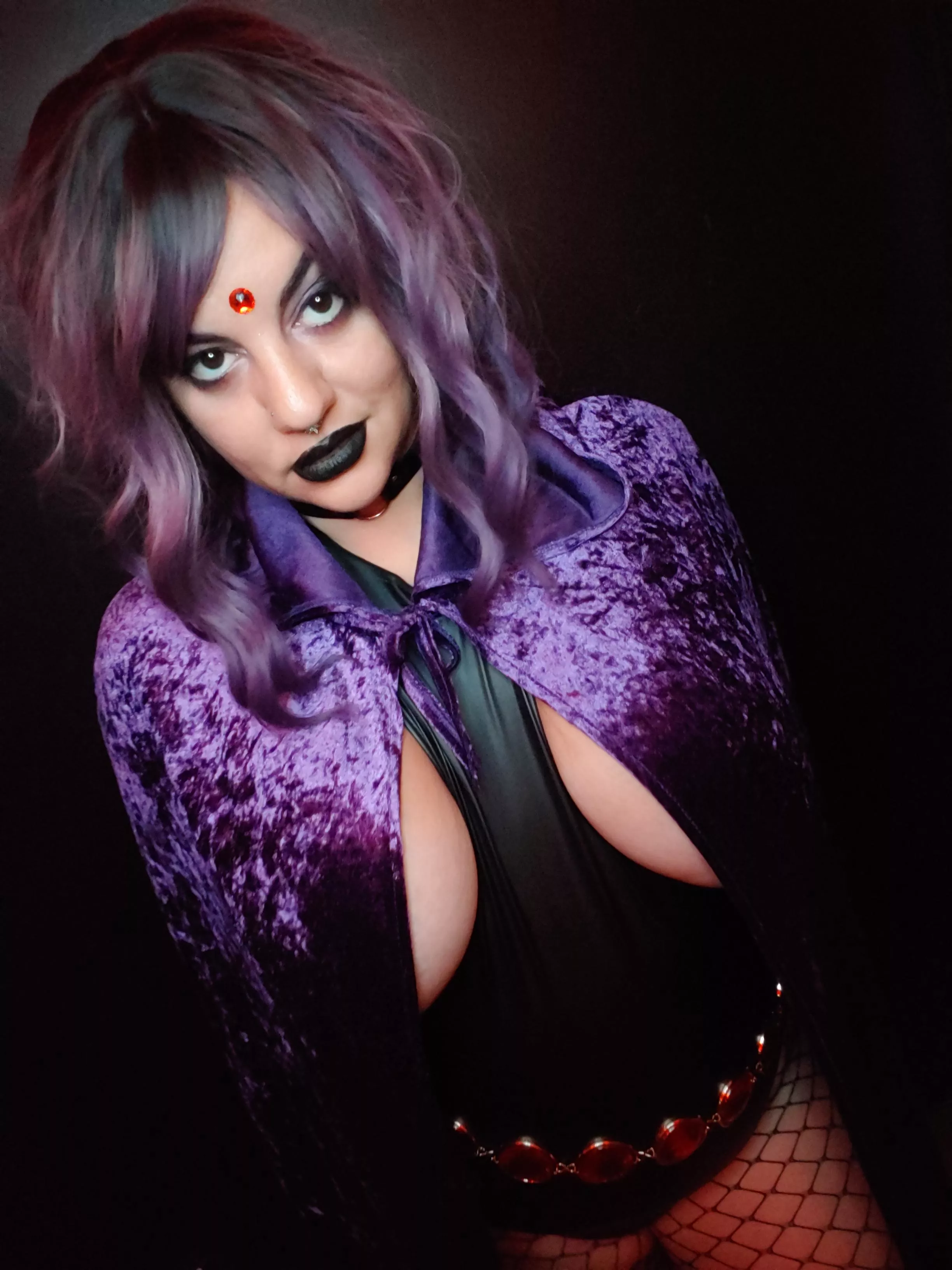 Raven about to capture your soul