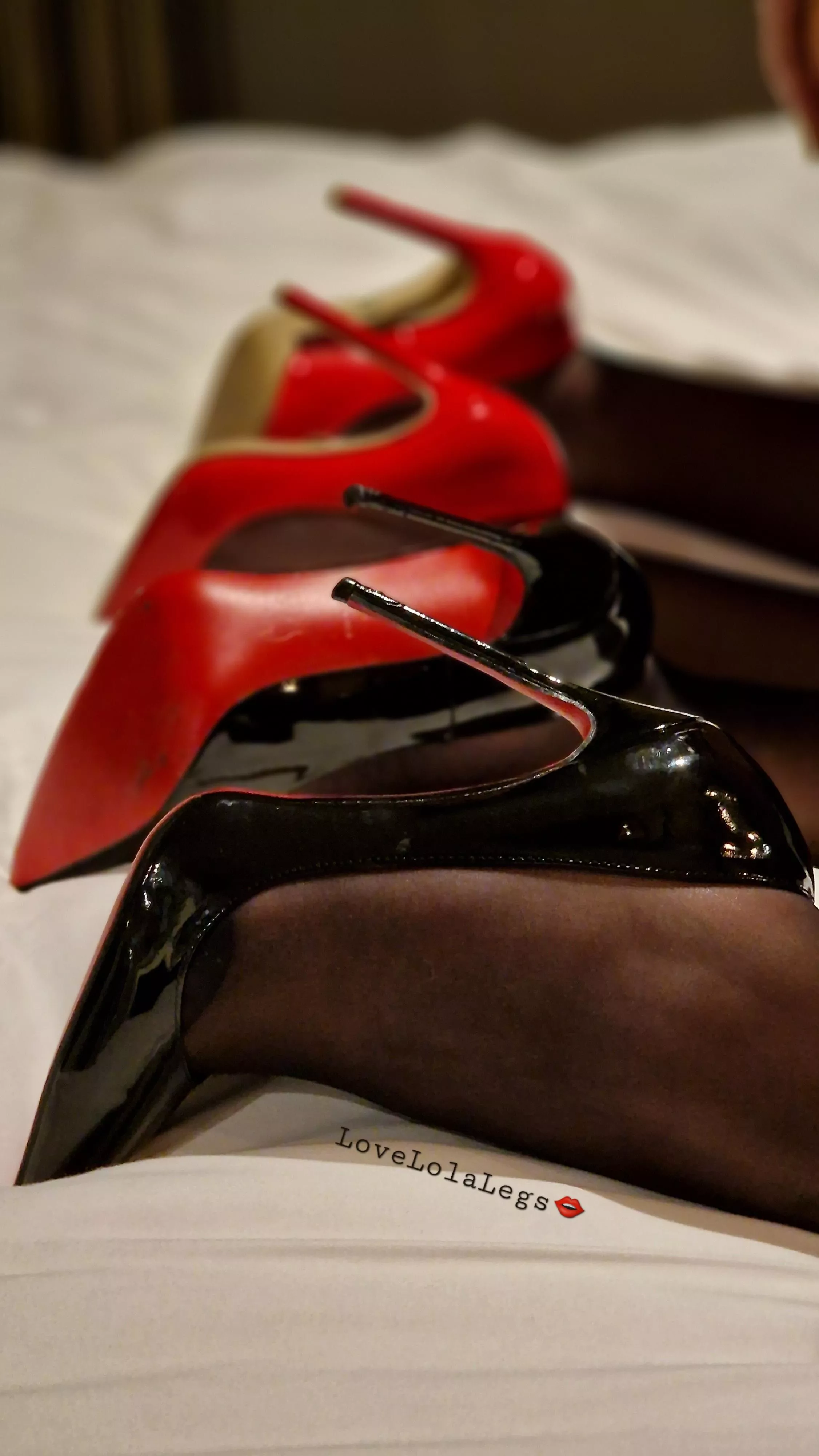 She loves the red heels, I love the black 👄