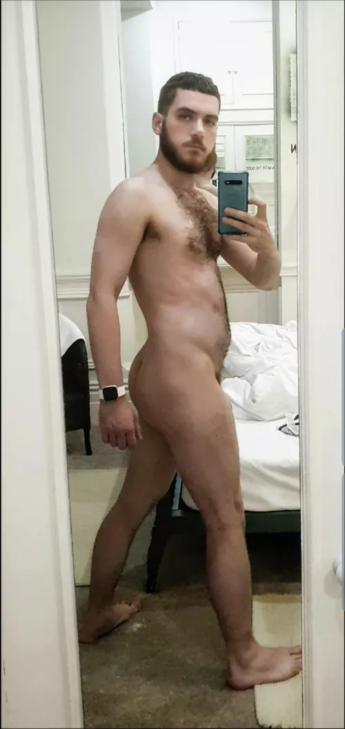 That pose makes me look so much more buff than I am 🤣