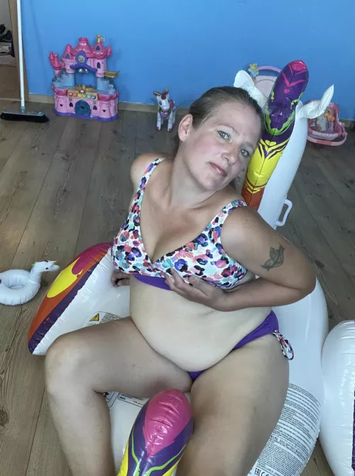 would you smash me? If yes I’ll send nudes 😏