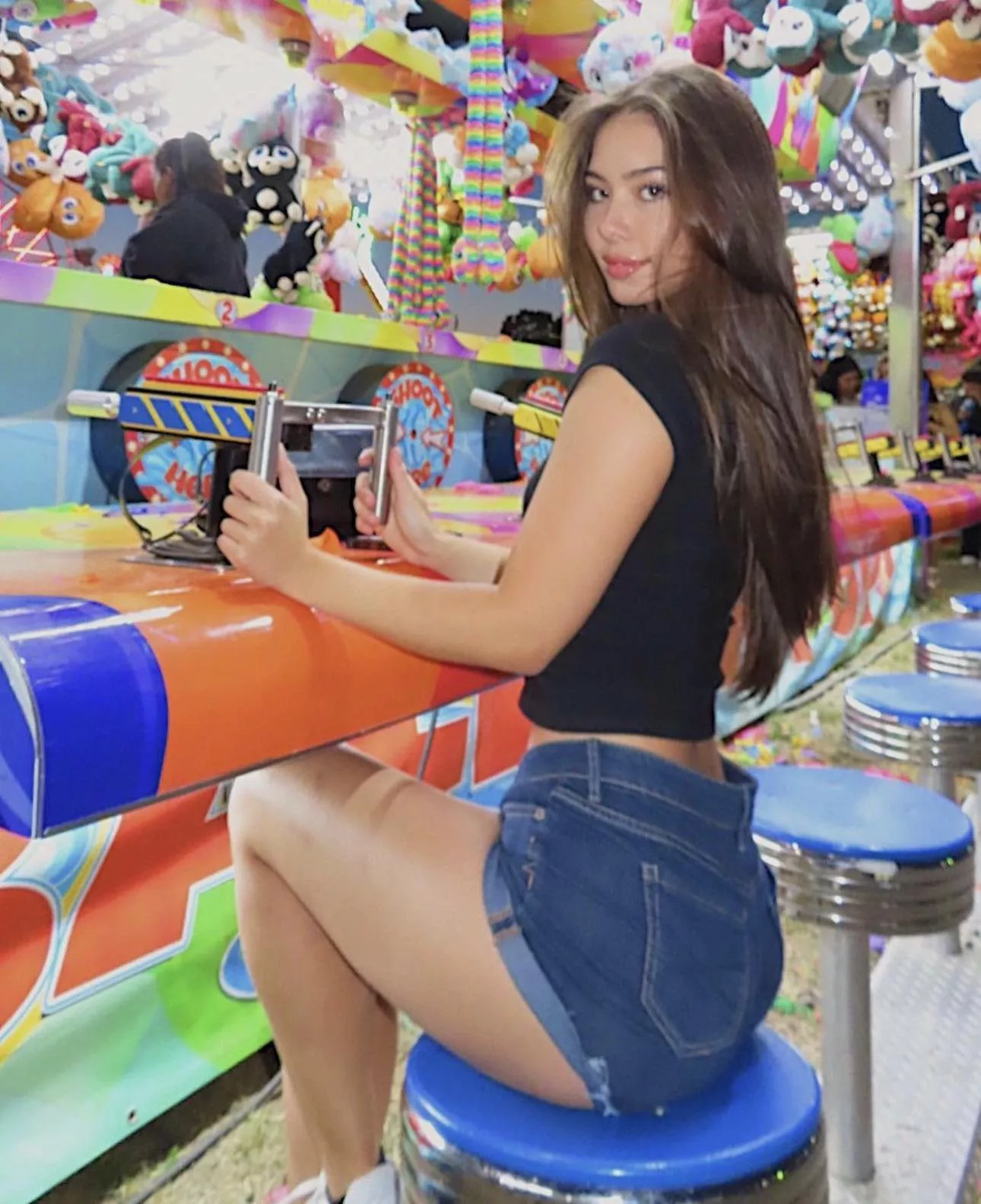 You’re not lasting more than 2 mins with her