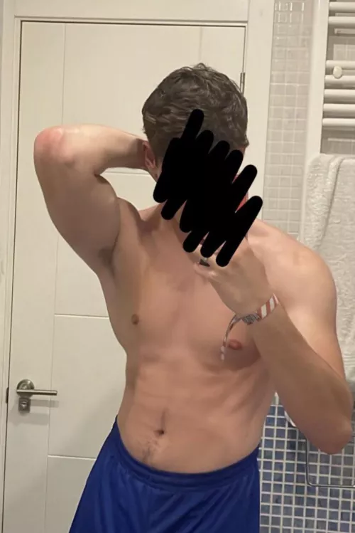 18. HUNGS ONLY. Sc: rodprie