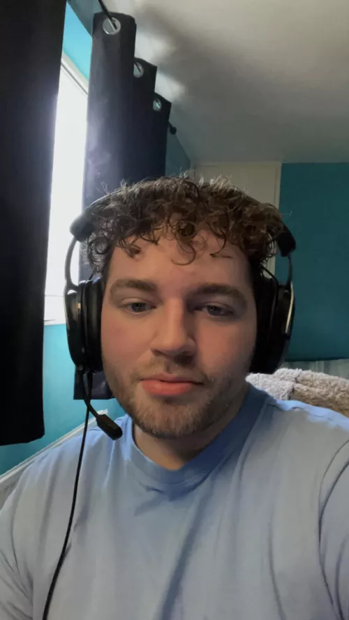 24 yo pc gamer from england. Dm me. Let’s see if we play the same games!