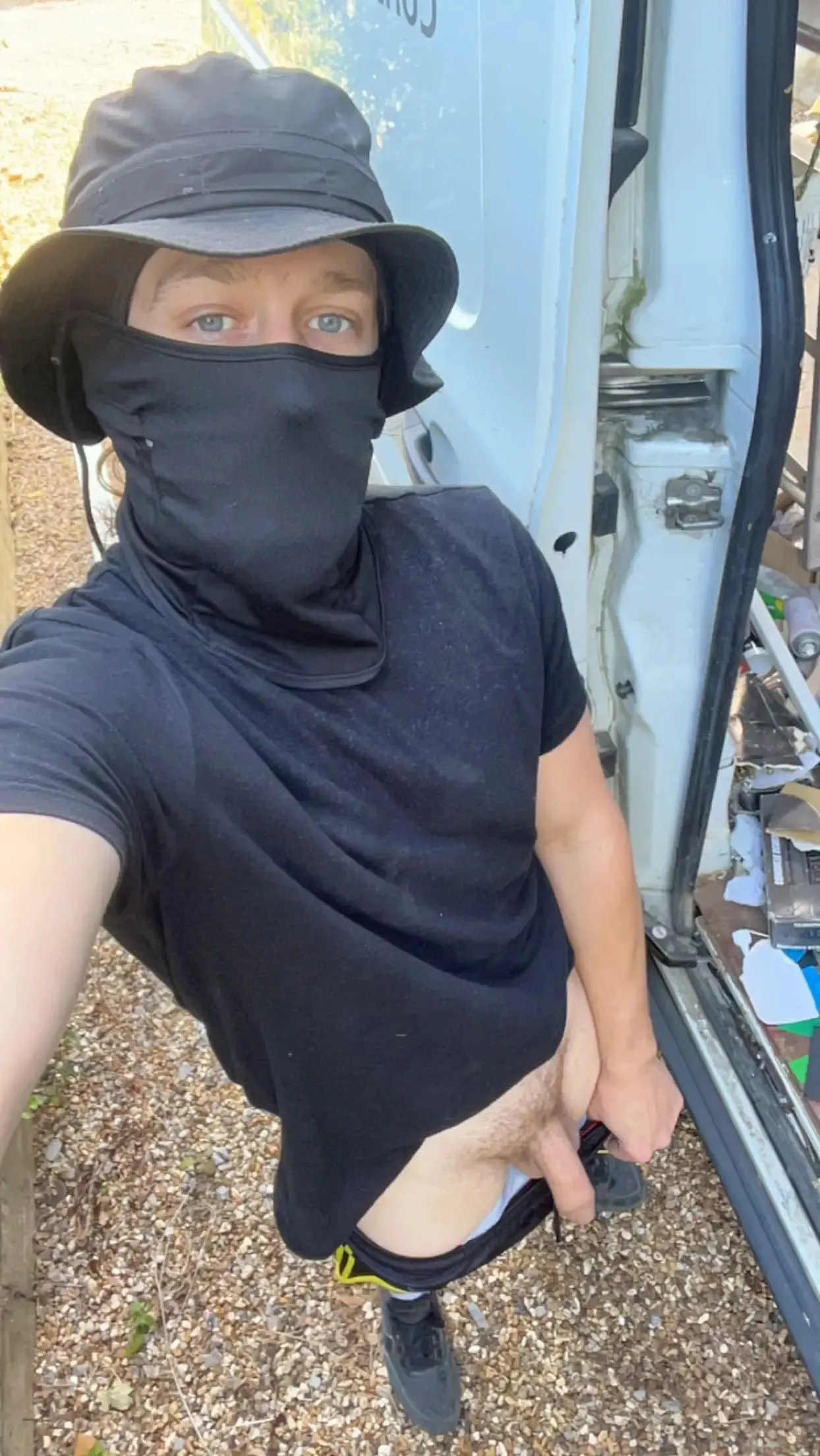 28 vers. Cameron 8782