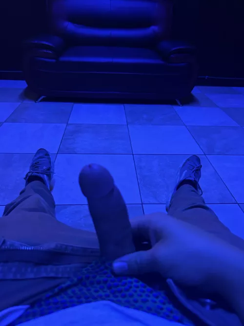 29 M cruising last night at the local sex you shop. Was lucky enough to suck off two older gentleman but forgot to take pictures.