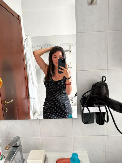 After taking a shower and drying my hair, I felt cute F19 OC