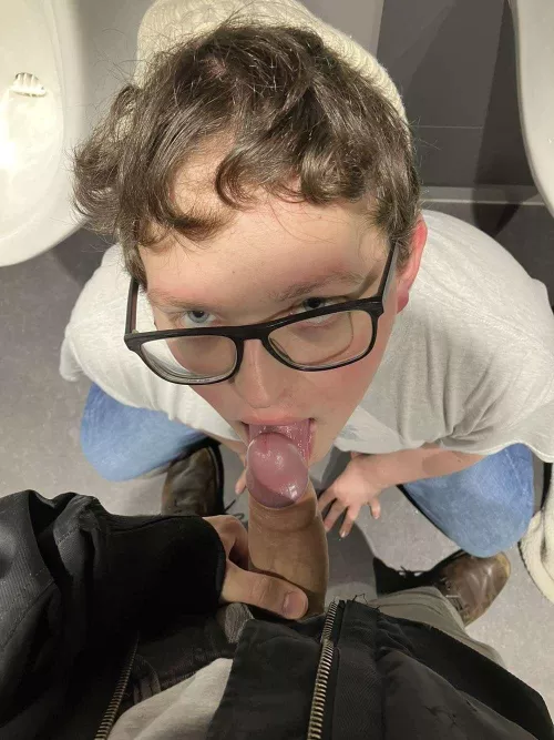 Can I be your urinal 😈😜