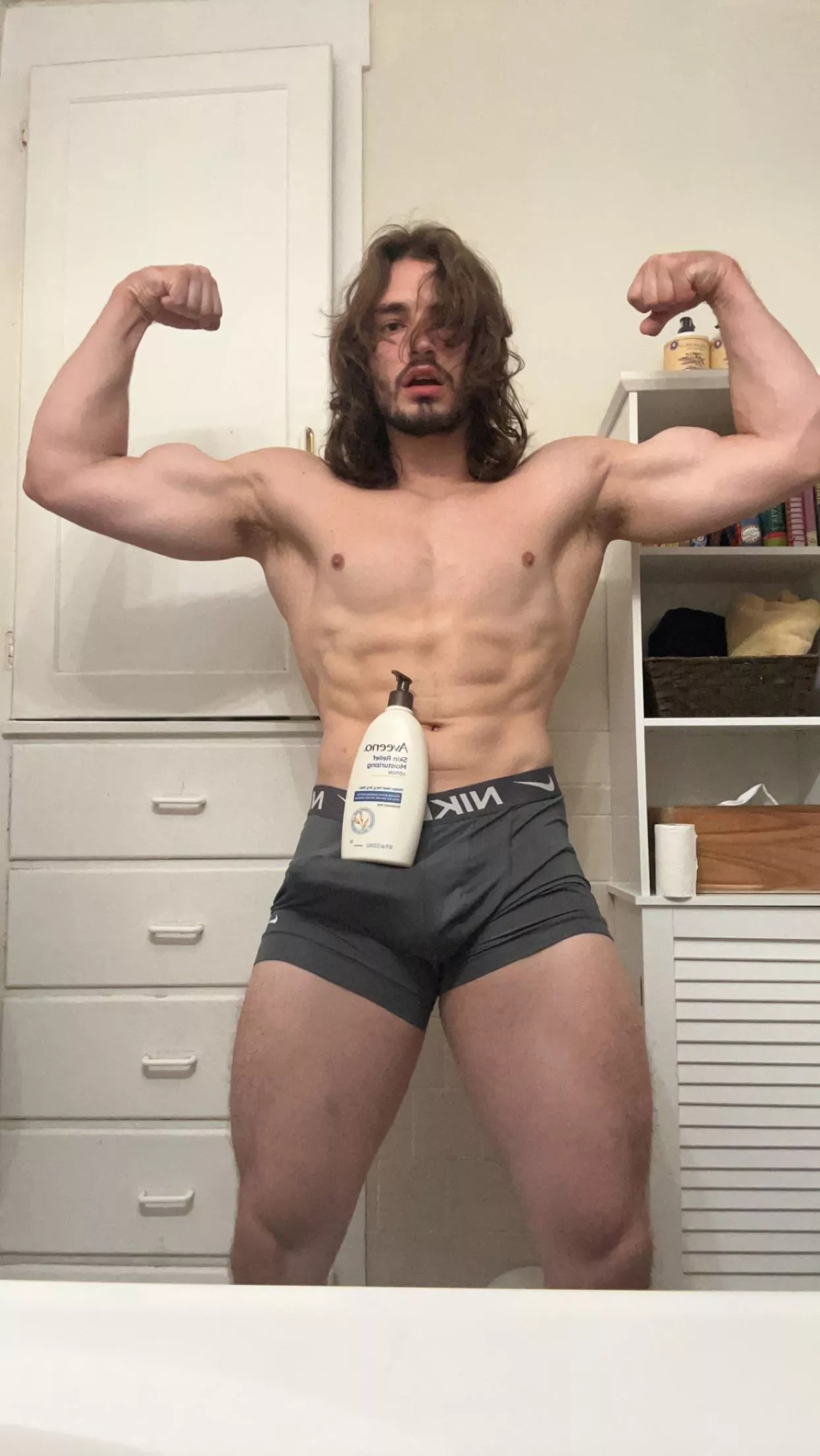 I need help putting lotion on.. wanna make sure I don’t miss any spots? 🤭😈