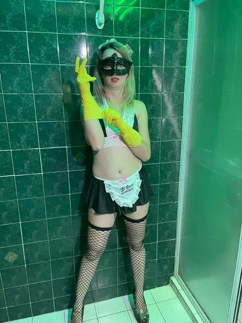 I'm your naughty maid