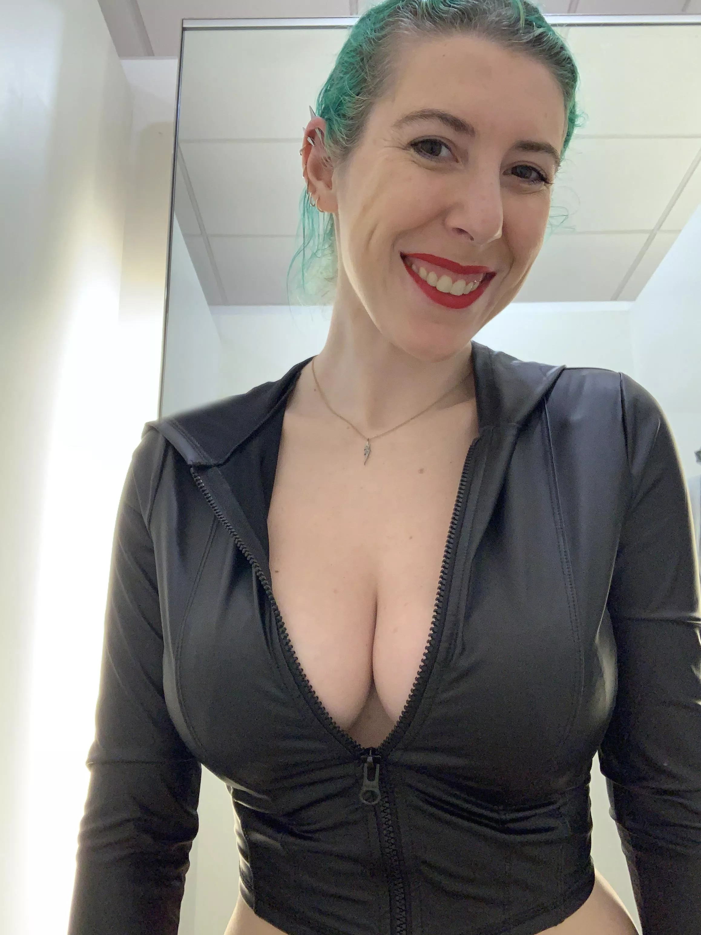 Leather cleavage