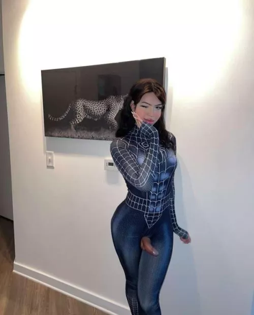 Let me be your hero baby 😏👻