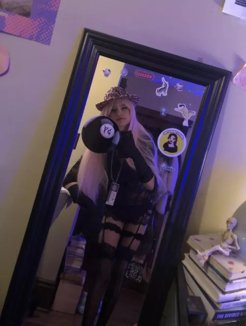 my legs are so skinny 🙈💕