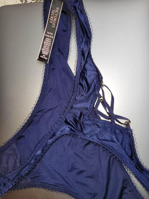 My used thong is up for grabs🦊 dm for dirty details...