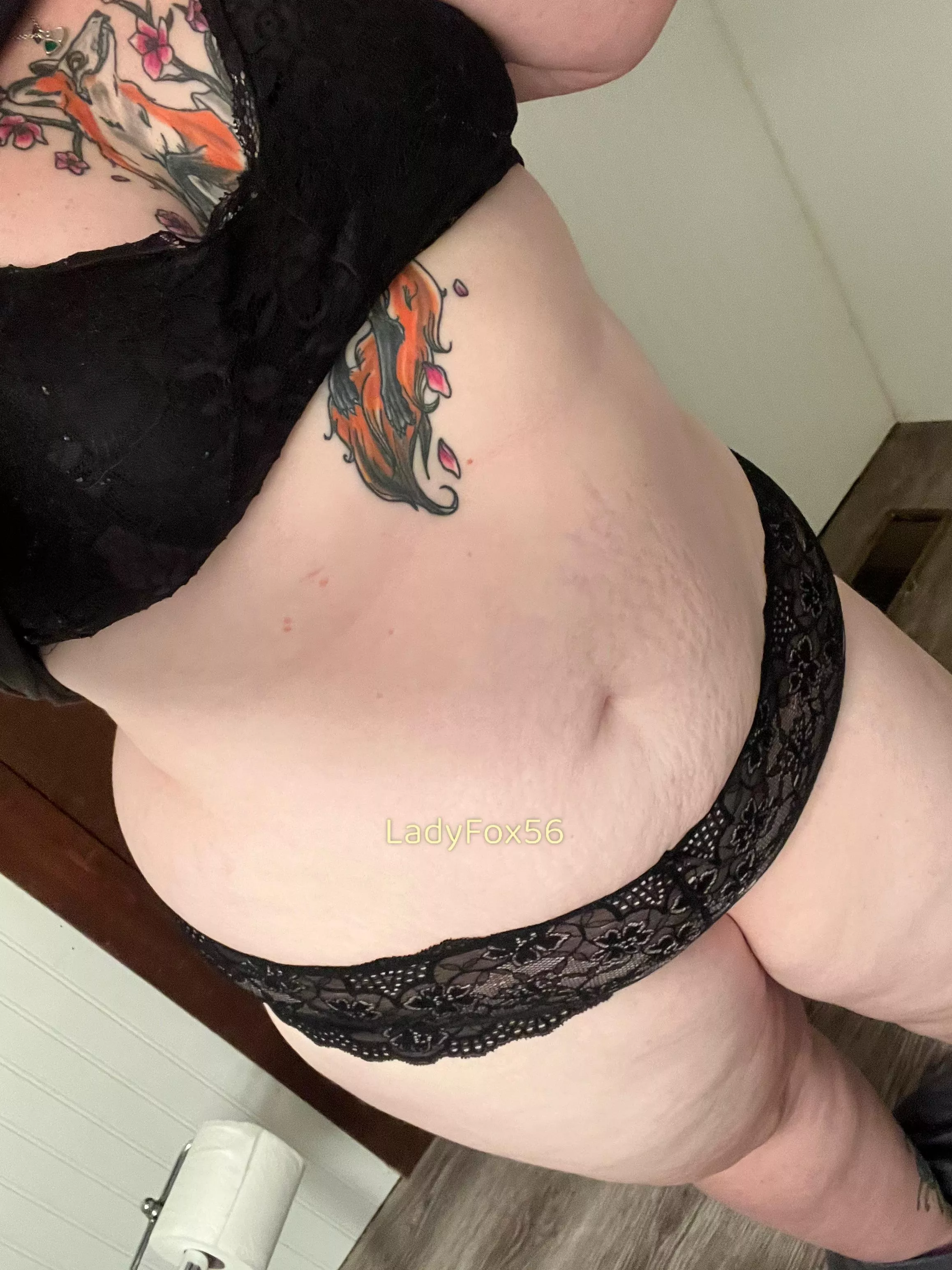 Thick thighs hypnotize