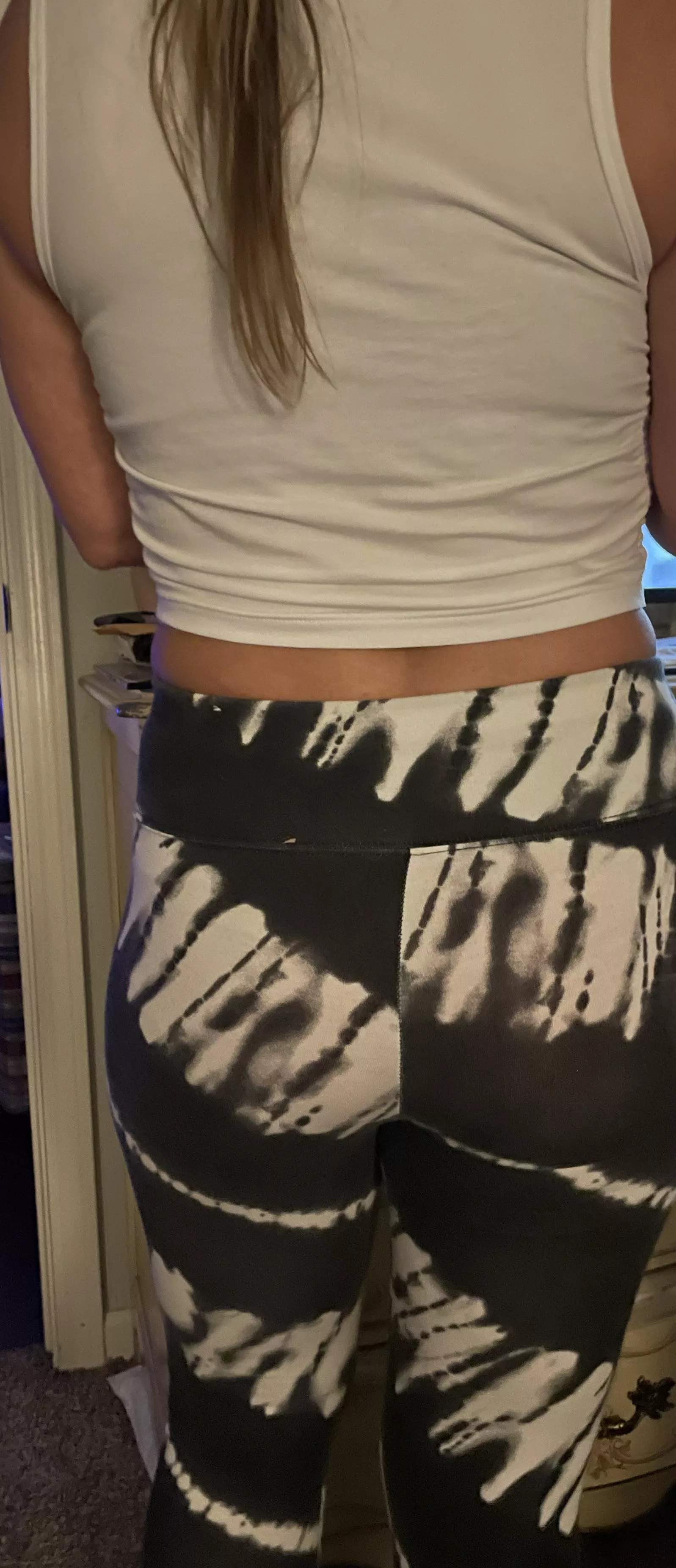 Trying to talk wife into pulling her pants down and give us a good spread shot. Would you like to see that ass?