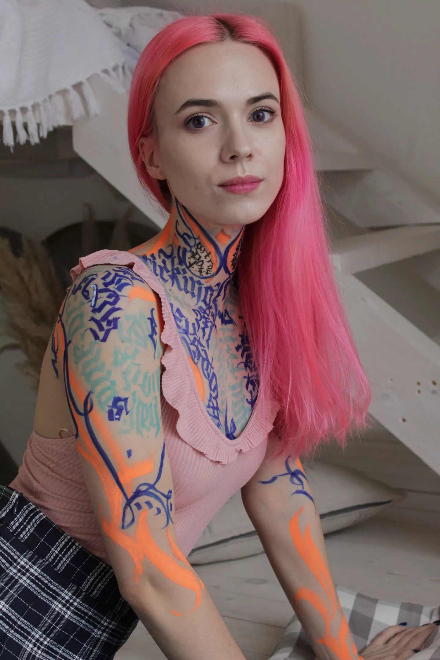 what a nice pink haired angel