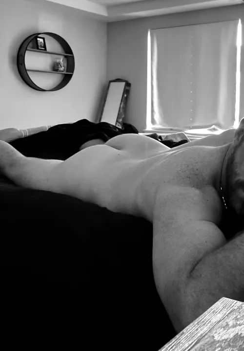 Who else is a nude stomach sleeper?