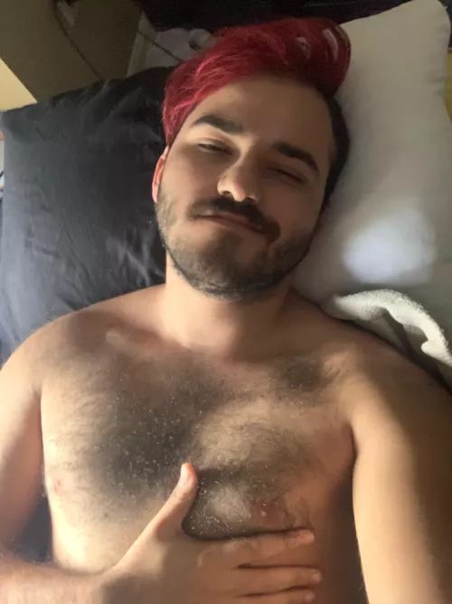 Woke up with no one to kiss me good morning and play video games with me 😩