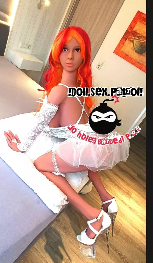 [Yannova Doll] Gina surprised me with a nice lingerie in a hotel room!