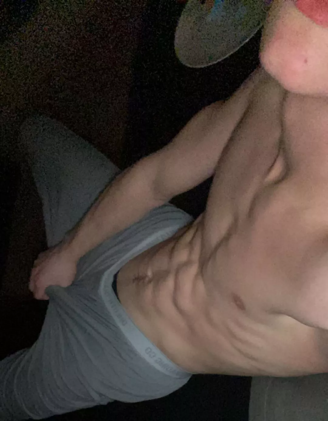 19m here, looking for fit guys to have fun, if u have abs, biceps or sexy armpits HMU now