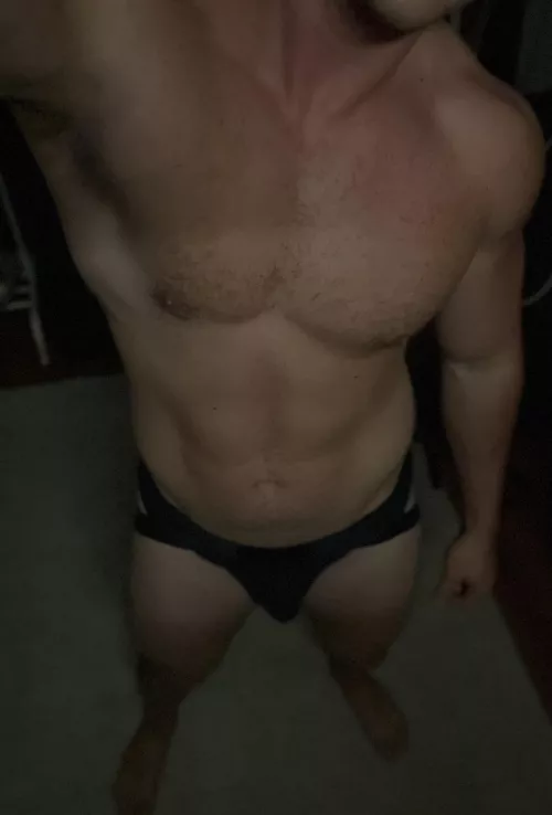 [32] Feelin thick lately.