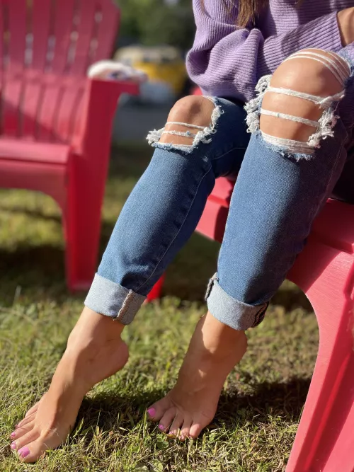 47yo milf would I catch you staring at my pretty little size 6’s outside OC