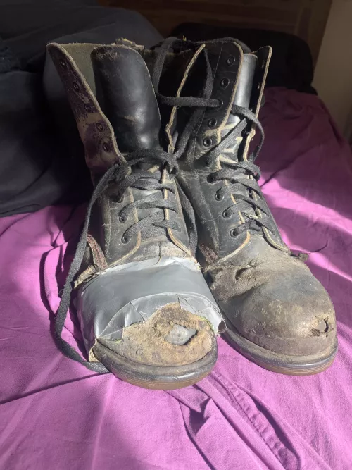 Do we like my docs? Got ruined by seawater a few years back and started to fall apart, wrapped the big tear in tape as my foot would pop out the side😂 Any chance of restoring them?