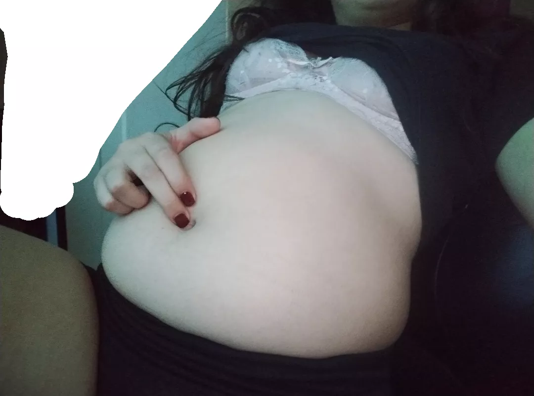 I love to play and eat 🍗🍟😊