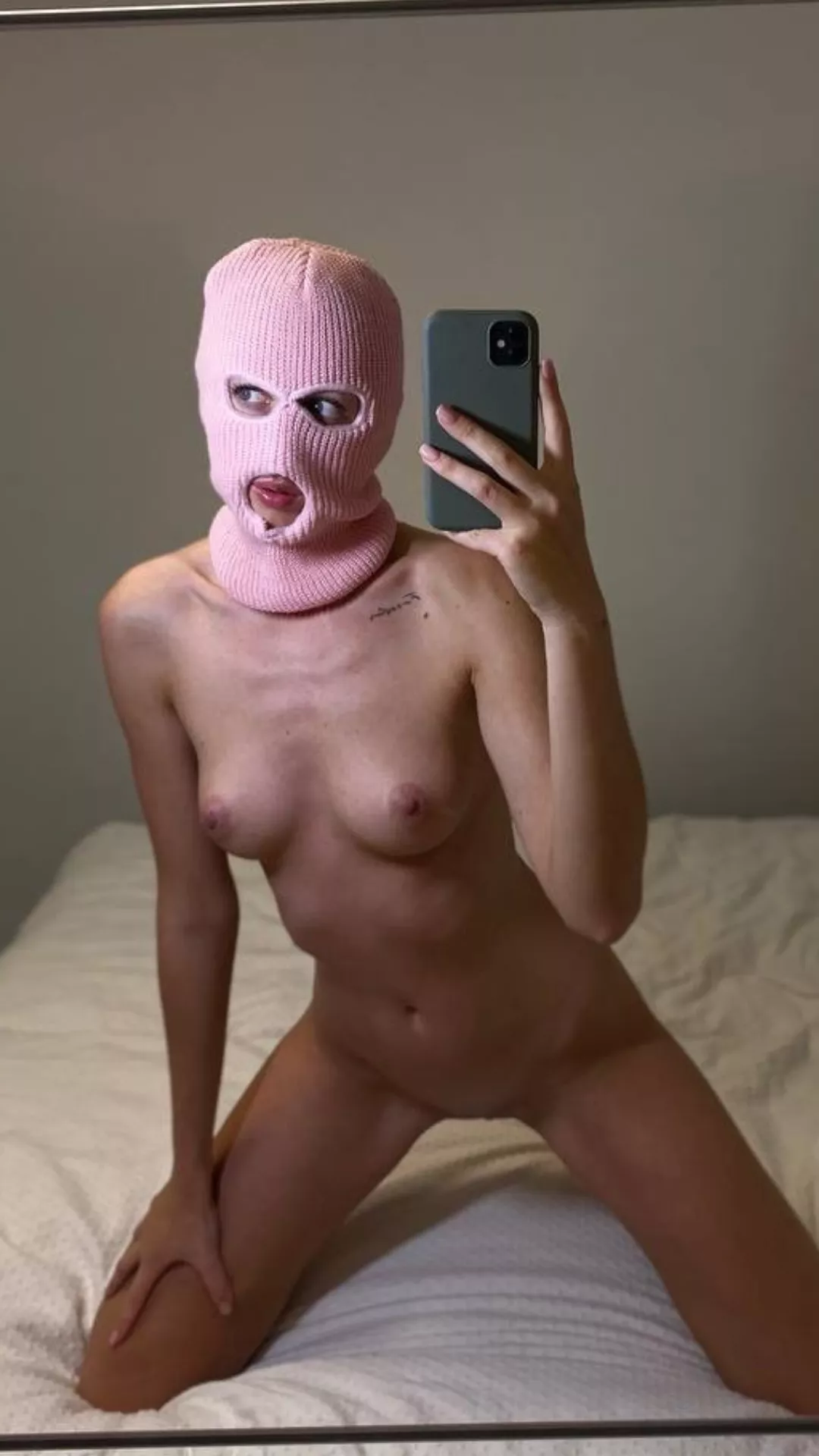 I'm in the mood to walk around the house naked today