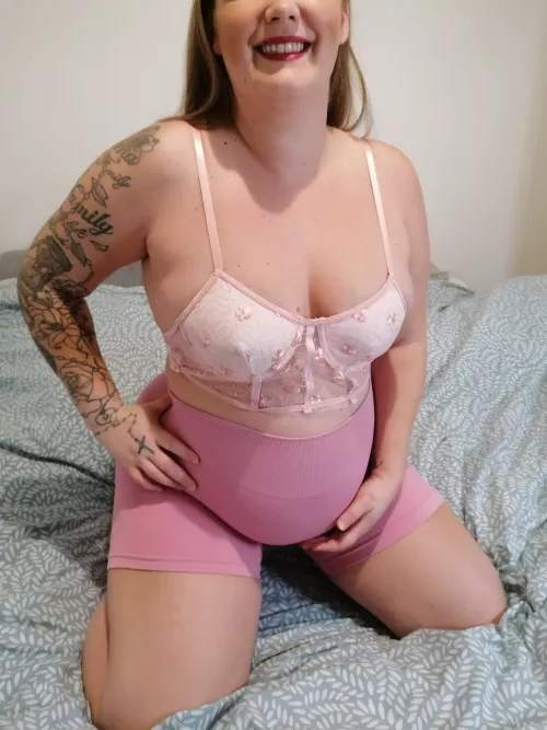 Is this outfit OK for a pregnant girl? Some people say I look good some say I need to cover my body while I'm pregnant...