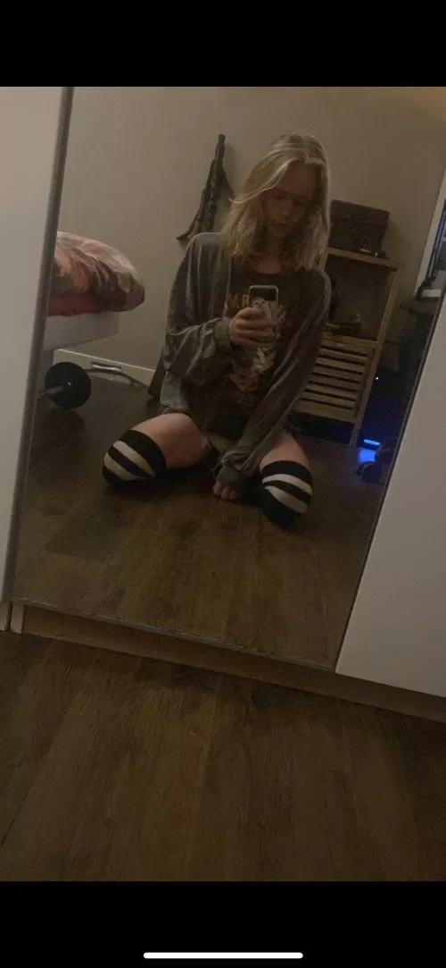 love to all the cuties seeing this