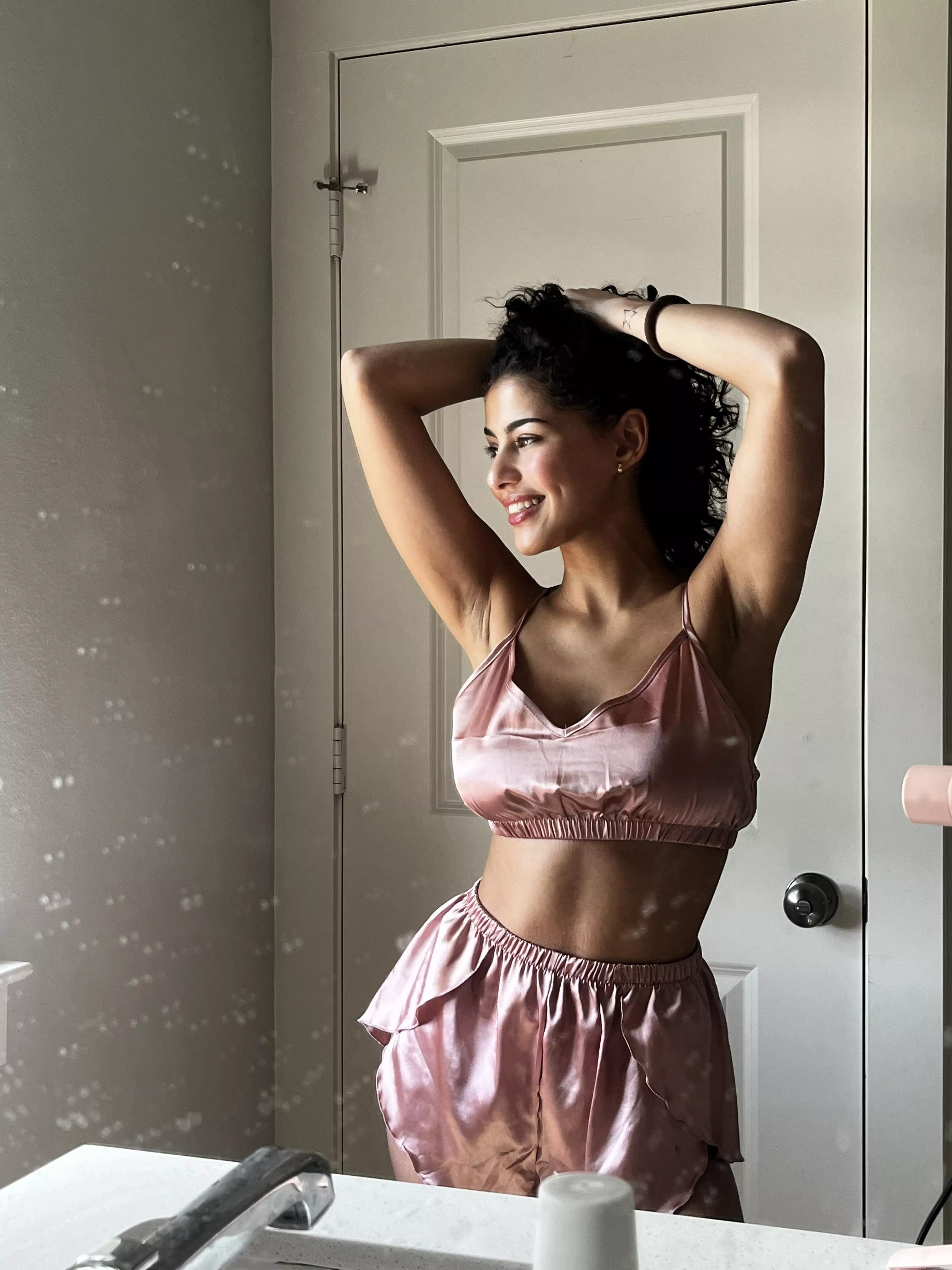 Morning routine 🙊🫦[IMG]