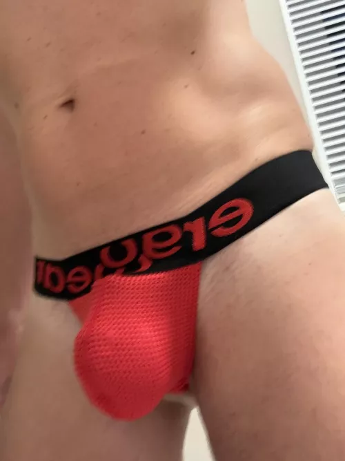 Red thong to hold the nub in place