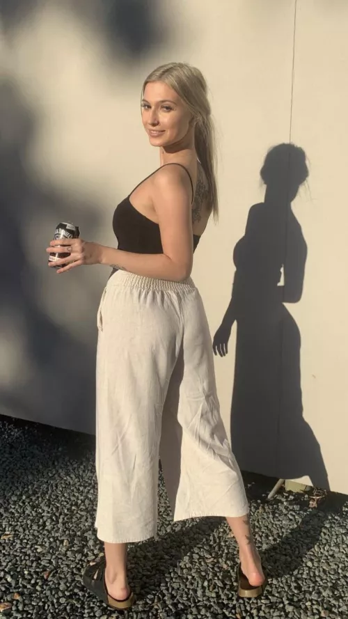 Wanna hangout with me? 💖😊🙋‍♀️ 20