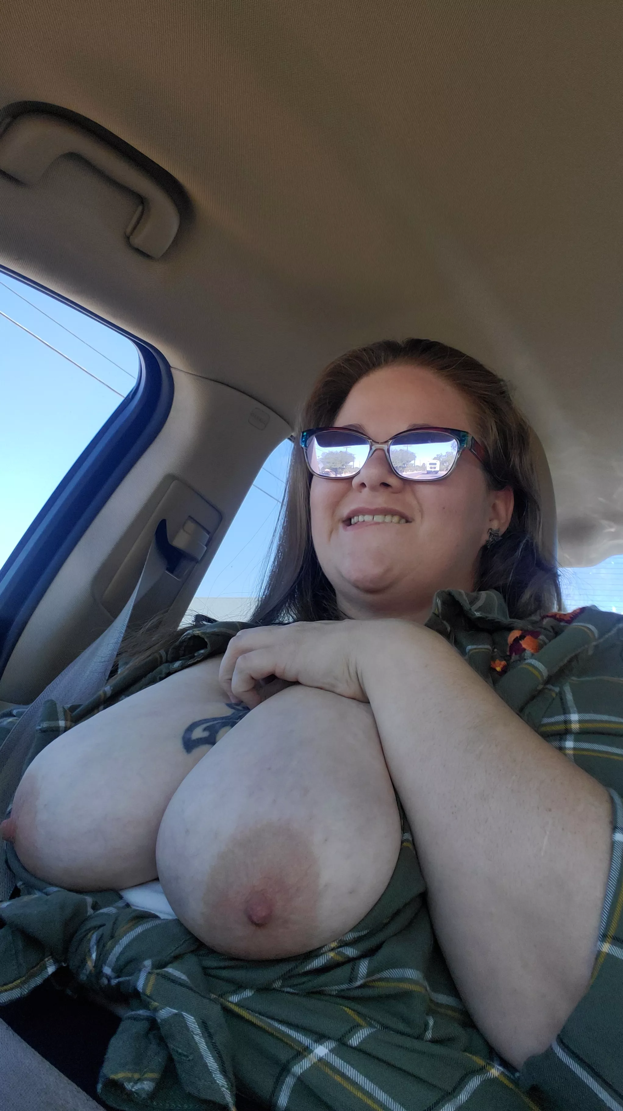 Your Uber driver pulls up like this, wyd?