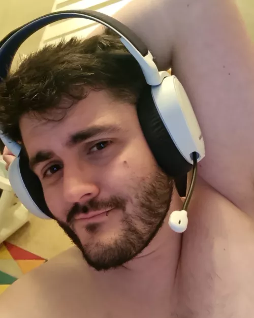 33 M UK mainly play League of Legends but enjoying Cyberpunk atm! Love to have more gaymer friends!