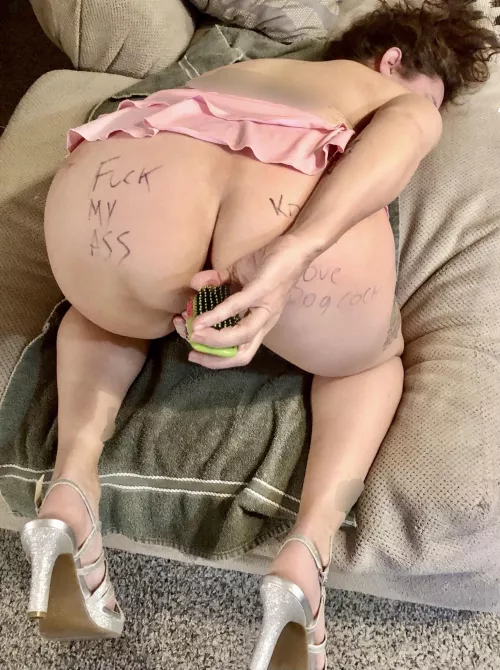 Annie (wife, 55) is an outstanding submissive...