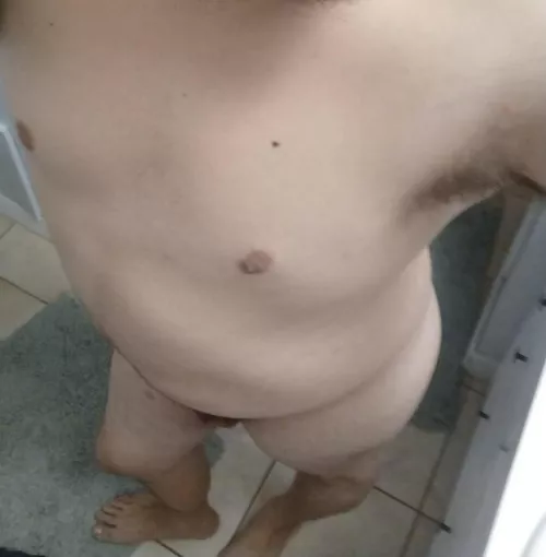 Anyone wanna see me suck something rn I have no access to dick rn :(