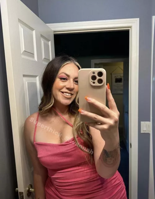 Check out more of my milfy self @Superthick.Savannah Link below