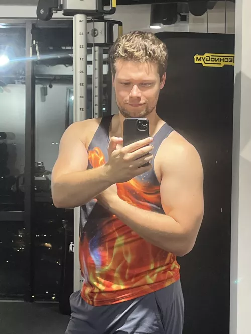 Cheeky flex on a Friday morning 😂 🏳️‍🌈