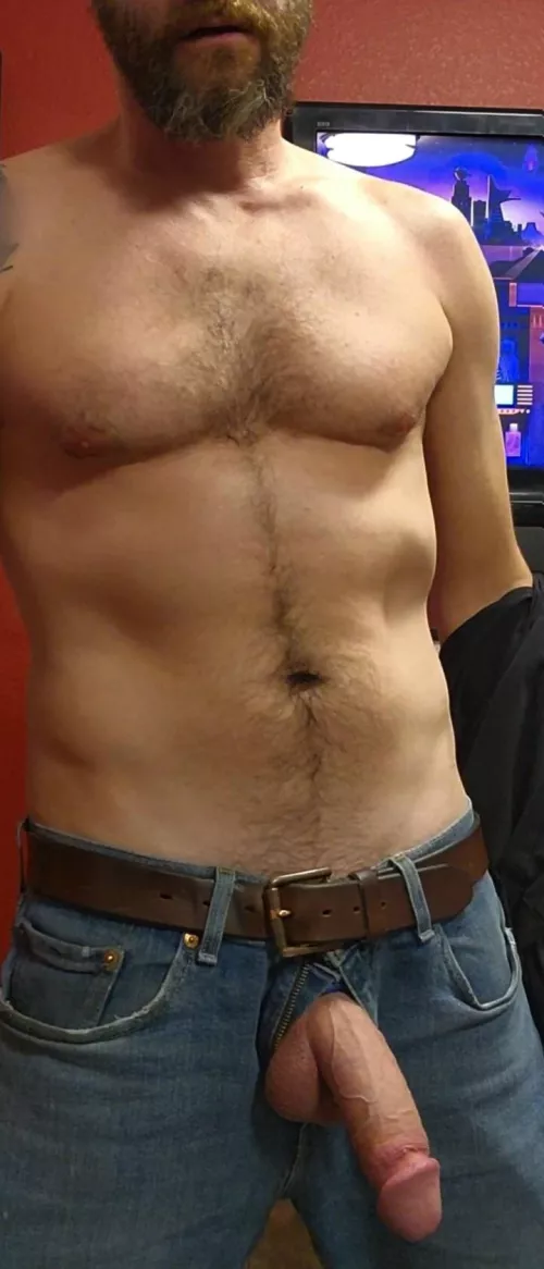 Crazy what you can find behind a simple zipper isn't it (40s)