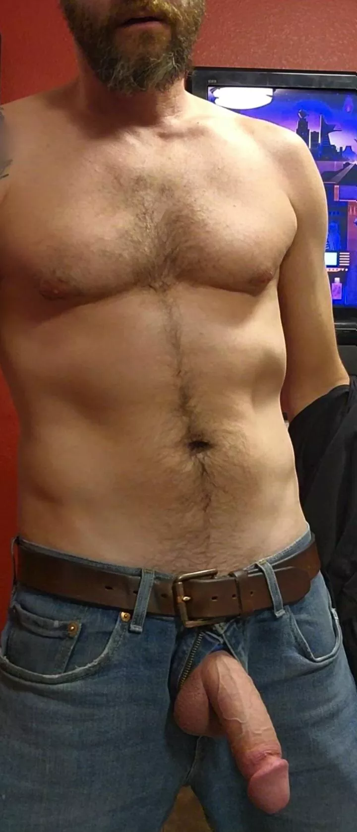 Crazy what you can find behind a simple zipper isn't it (40s)