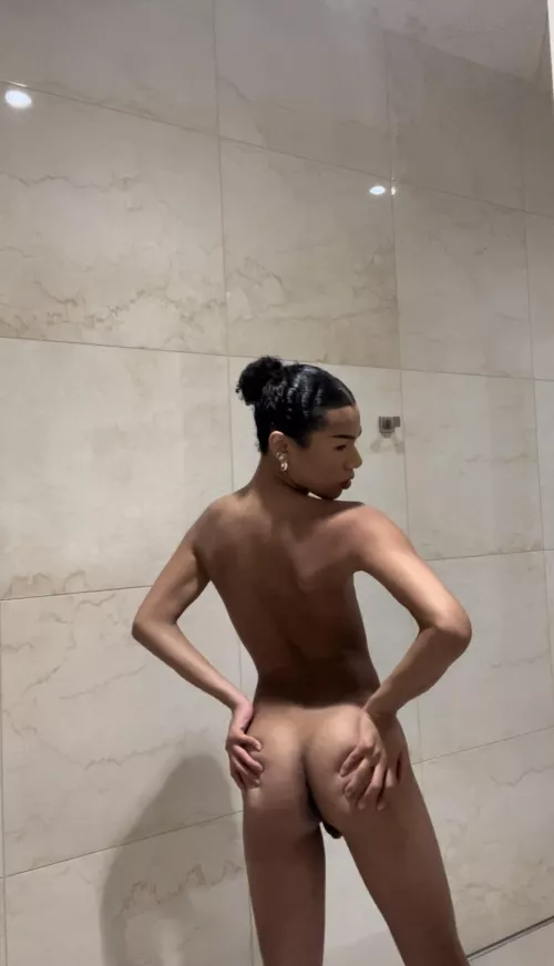 devour my peach 😝🍑