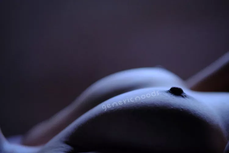 Do you appreciate artistic shots or do you prefer in-you-(f)ace blatant nudes?