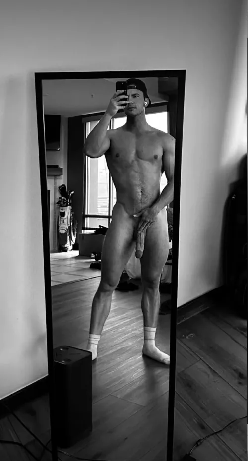 How’s it look on a 6’3 220lb frame?