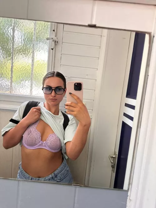 I'Il let you play with my kitty and lips. ))