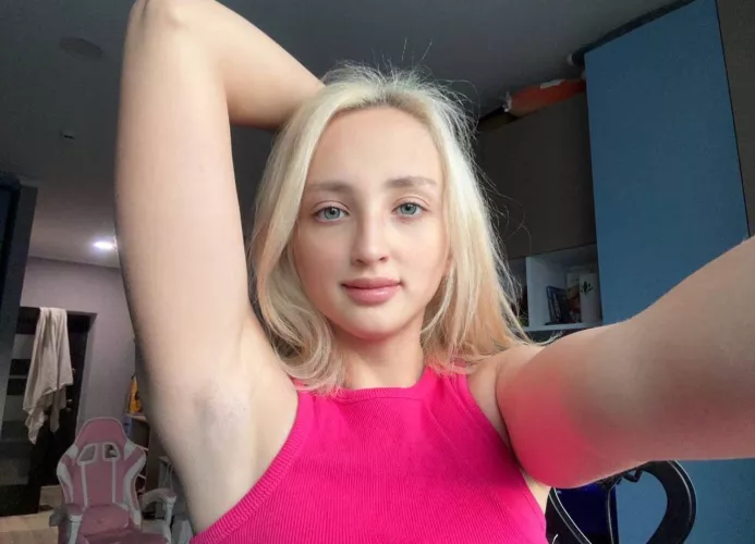 Just got back from the gym...wanna smell my armpit?