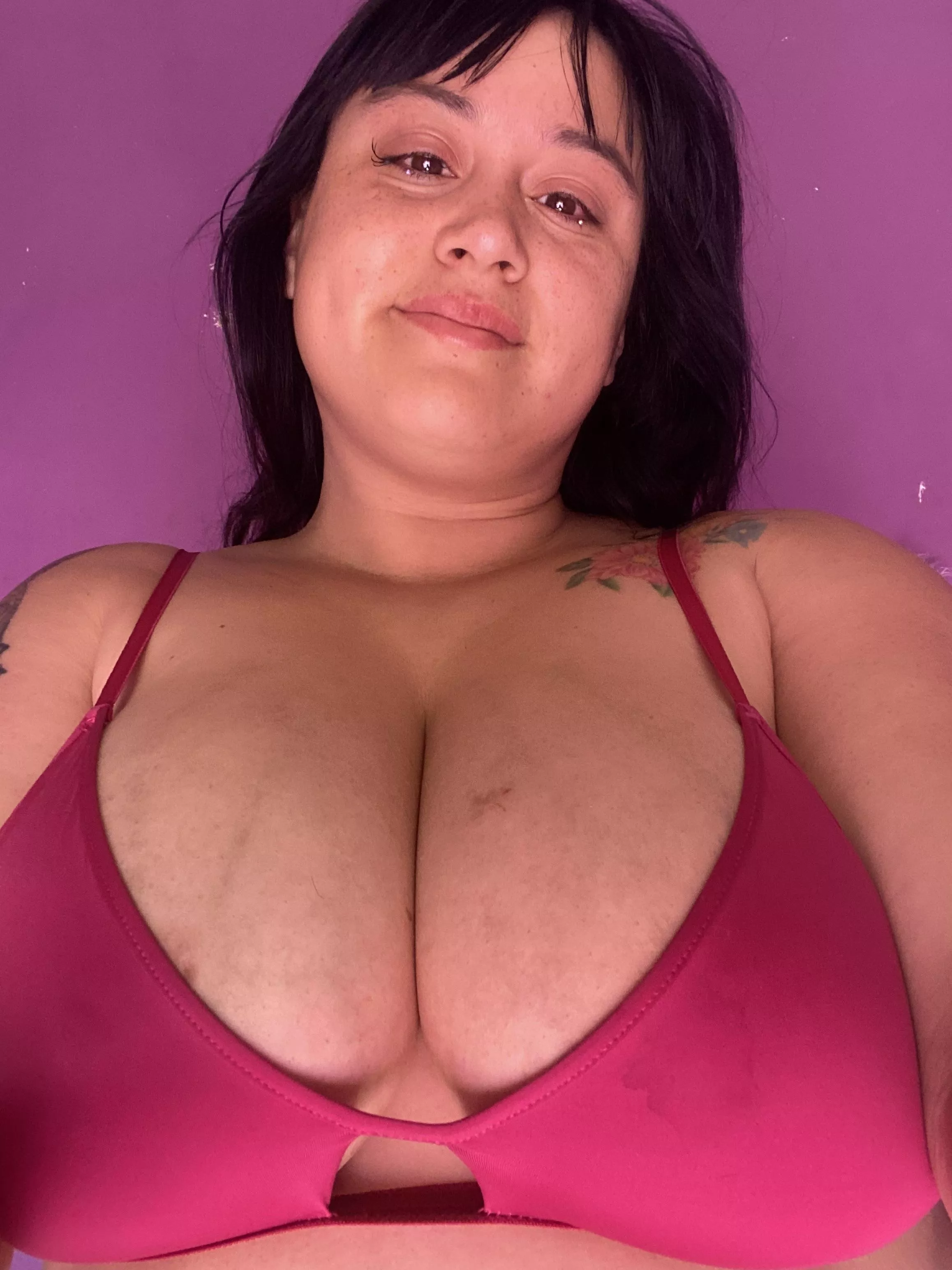 my hair is messy haha I took this photo when I woke up