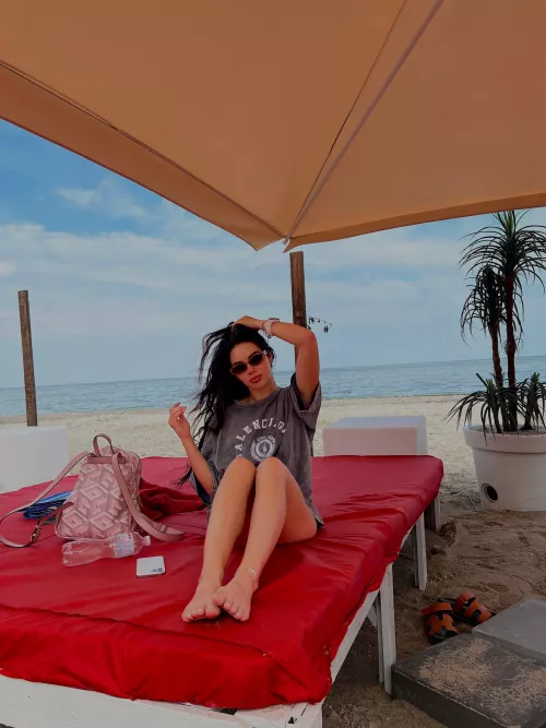 So whos gonna suck on these girls toes